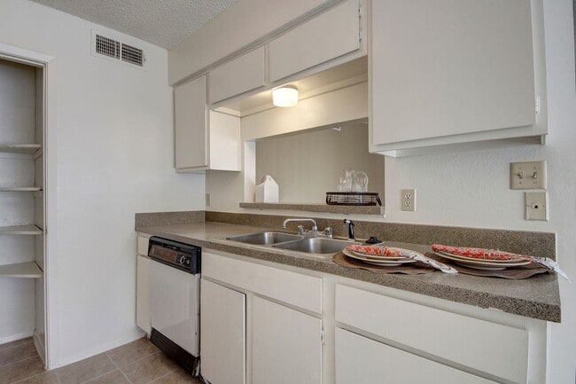 Building Photo - Fairgreen Rental