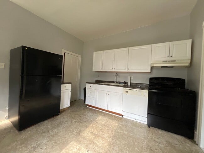 Photo - 2280 Main St Unit 2