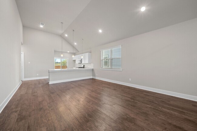 Photo - 217 Pinnacle Ln