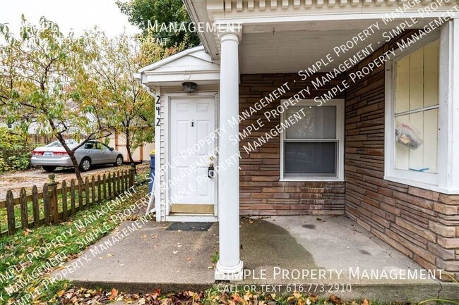 Photo - 242 Page St NE Unit 1