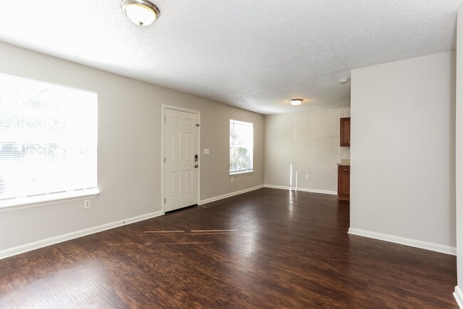 Photo - 1353 Palmetto St