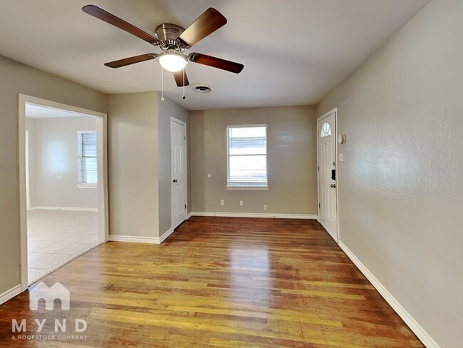 Photo - 609 John Arden Dr