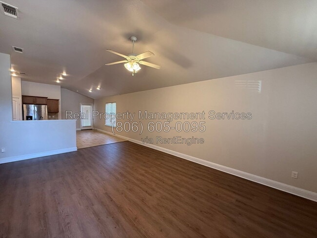 Photo - 7064 96th St