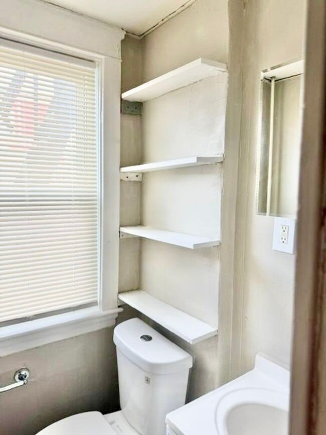 161 Montgomery St Unit 4