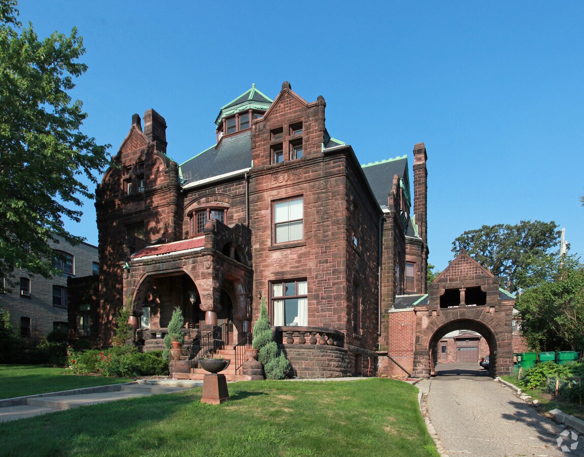 Photo - 1818 Lasalle Ave