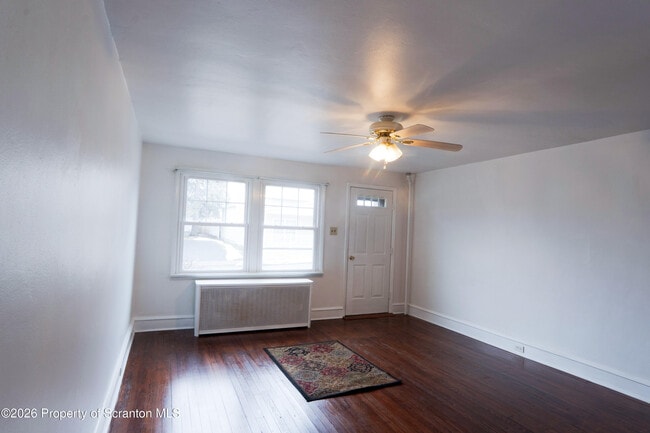 Photo - 118 E Carey St