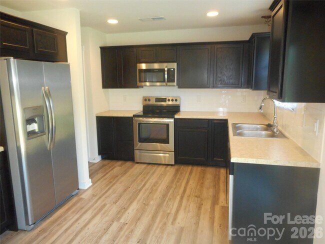 7156 Pitzer Dr