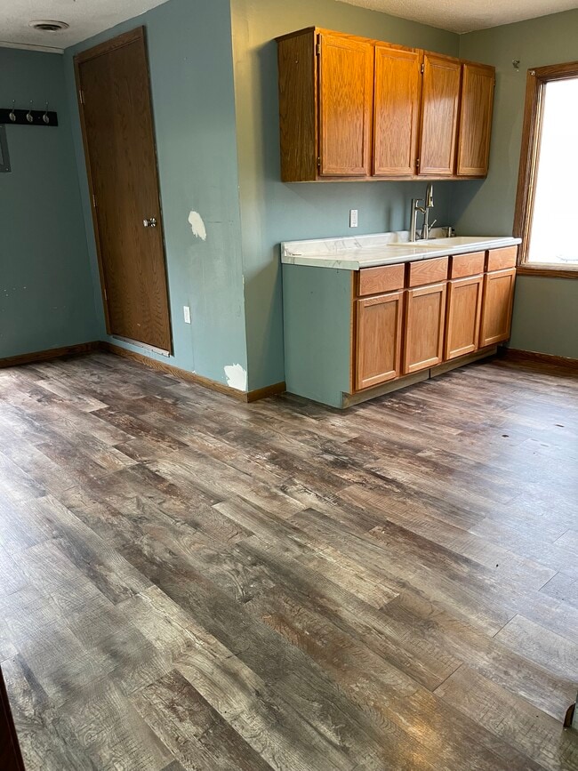 Photo - 1122 S Oak Ave