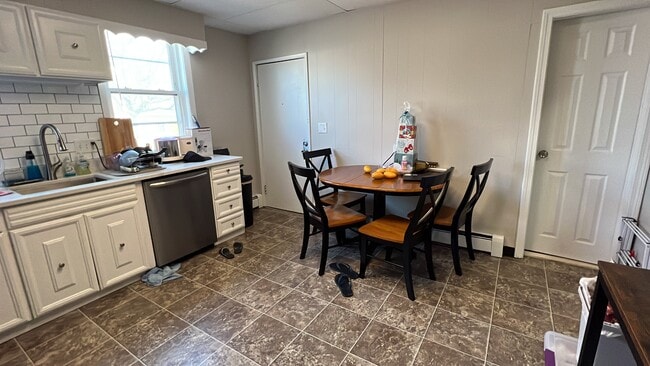 Photo - 158 Holland St Unit 1