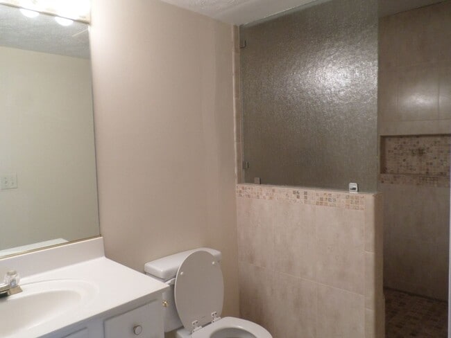 Photo - 4 bedroom 3 bath Townhouse