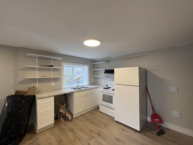 Photo - 126 Empire Ave Unit D