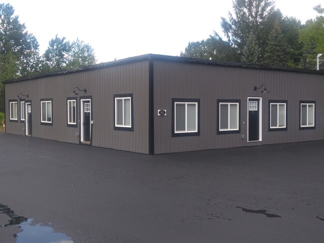 Building Photo - 372 Old County Rd Unit #2