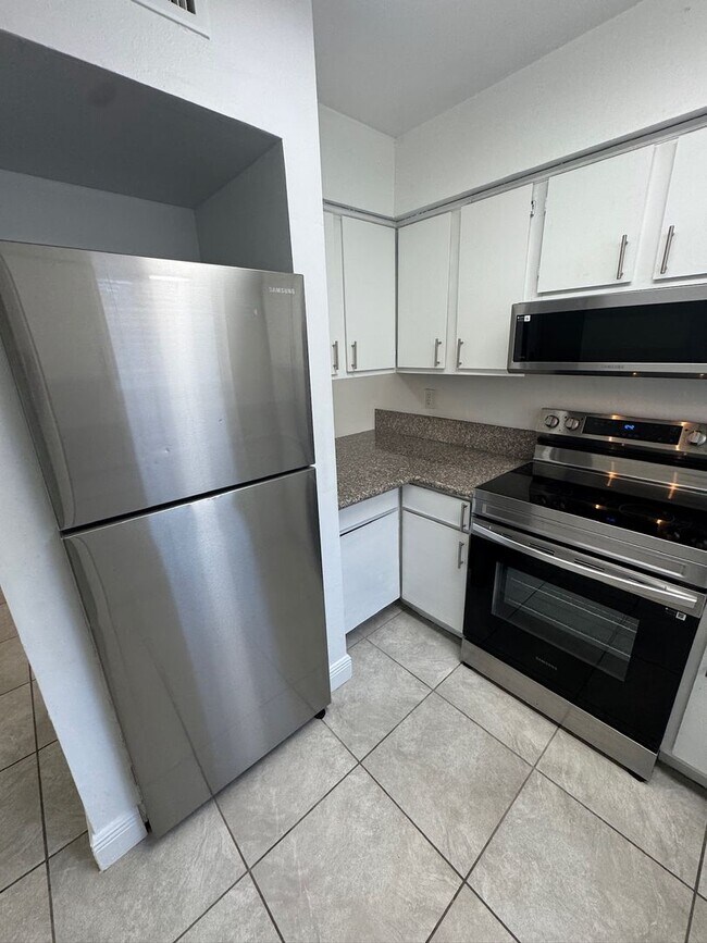 1197 Bentley Rd Unit 2