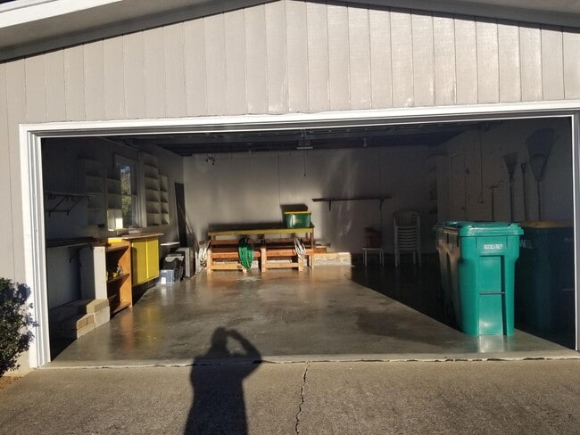 Photo - 1305 Abbeywood Rd