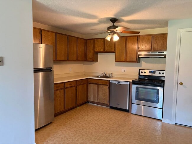 Photo - 804 White Cedar Blvd