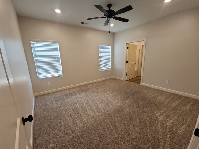 Photo - 390 N Liberty St