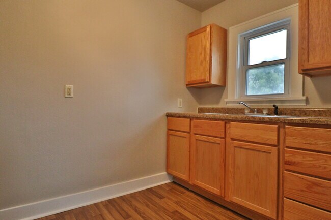 Photo - 3225 N Lewis Ave Unidad 3225-04
