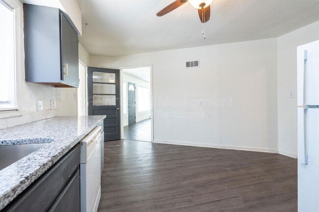 Photo - 1700 N Harvard Ave Unit 1