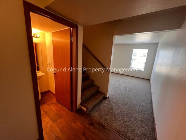 Photo - 4 bed house in Hawk's Nest!