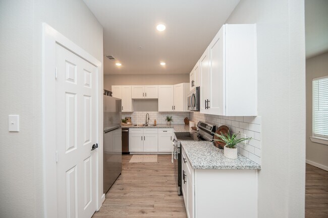 Photo - 10317 Lake Rd Unidad 13B