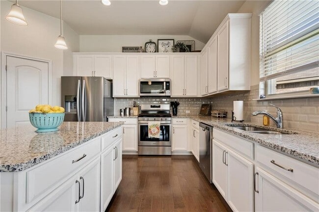 Photo - 1016 McCormick Cv