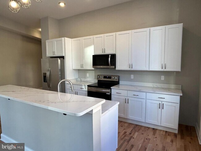 Photo - 100 W Lexington St Unit 301