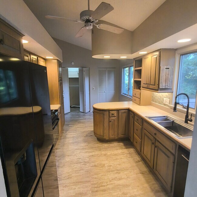 Photo - 910 Ranch Rd