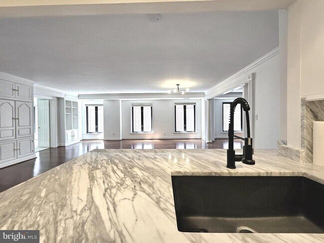 Photo - 1080 Wisconsin Ave NW Unidad 103/104