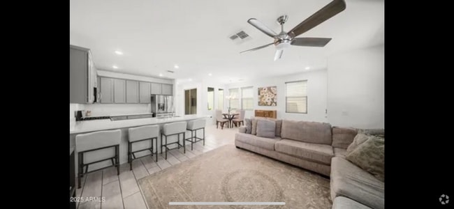 Building Photo - 20872 W Thomas Rd Rental
