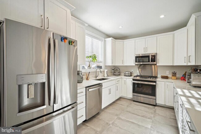 Photo - 1555 Rivertown Pl