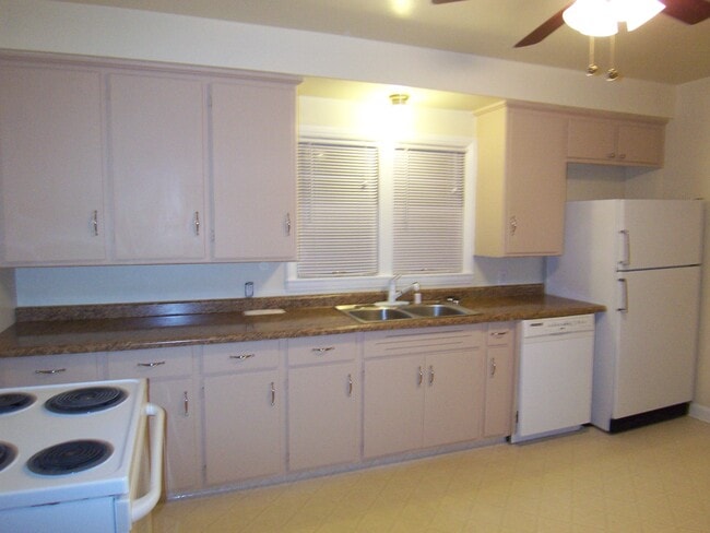 Photo - 5453 N 40th St Unit Custer Park lower