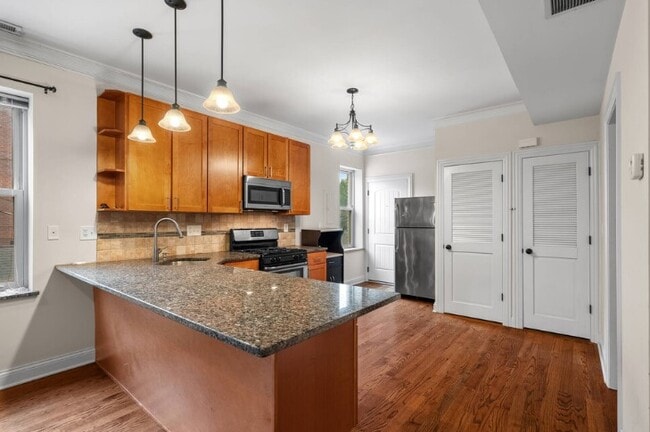 Photo - 2117 W Irving Park Rd Unit 2F