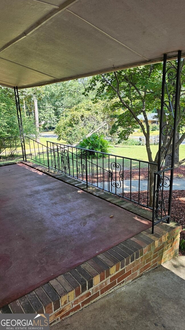 Photo - 227 Ashby Way