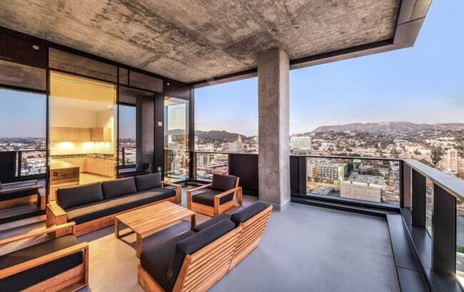 Sky Hollywood