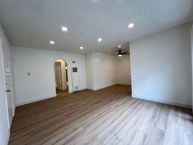 Photo - 3317 Keystone Av Unit 2