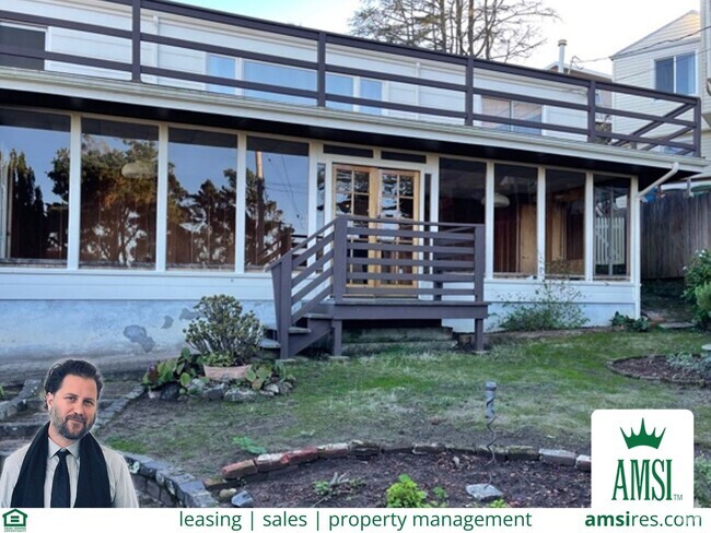 Building Photo - Coming Soon! Rare mid-century light filled... Rental