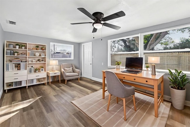 Photo - 10933 Premier Ave