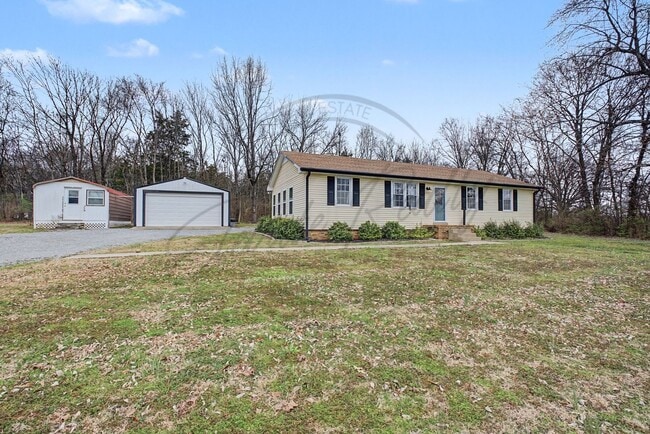 Photo - Three Bedroom Ranch in Lebanon on Land!