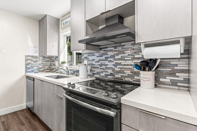 Photo - 1121 N 66 Terrace