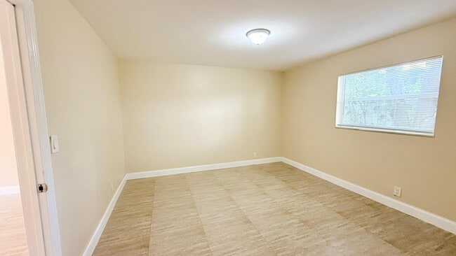 Photo - 607 NE 29th Dr Unit 23