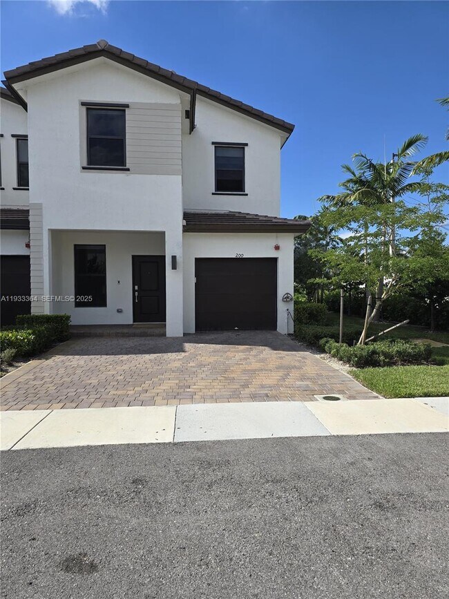 Building Photo - 200 SW 159th Way