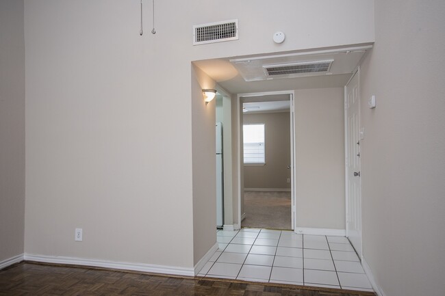 Photo - 1416 Hawthorne St Unit 6