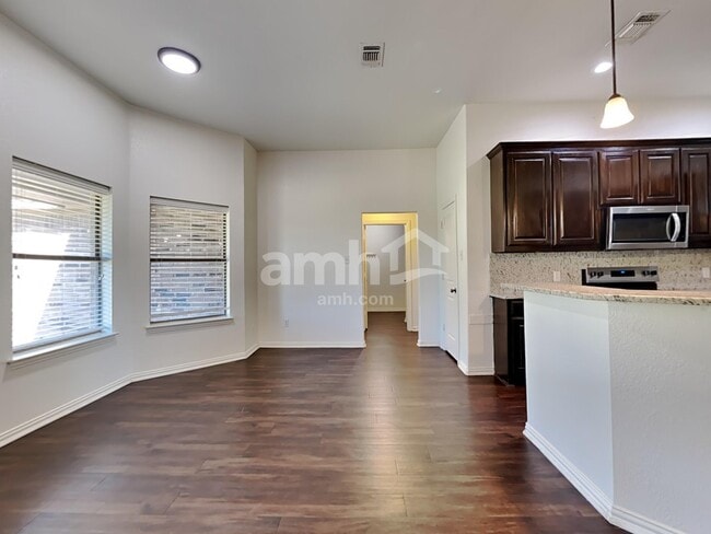 Photo - 101 Westend Ln