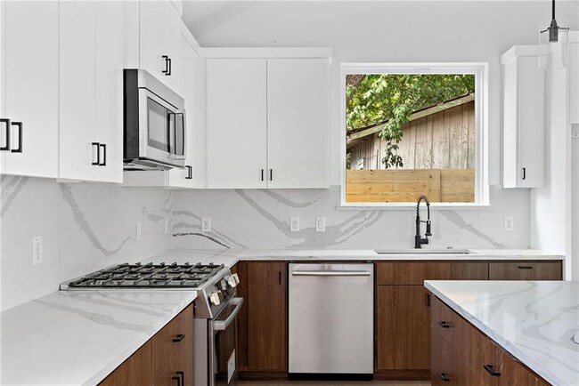 Photo - 2813 Prado St