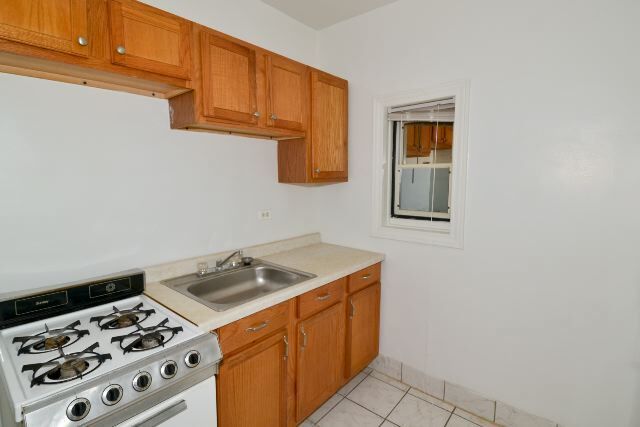 Photo - 4854 N Damen Ave Unidad 200