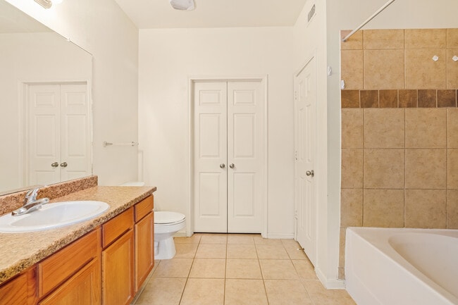 Photo - Guadalupe Crossing