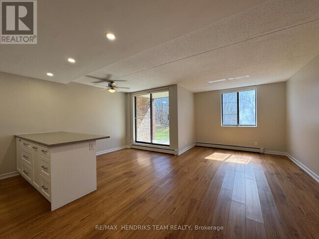 Photo - 80 Rockwood Ave Unité B102