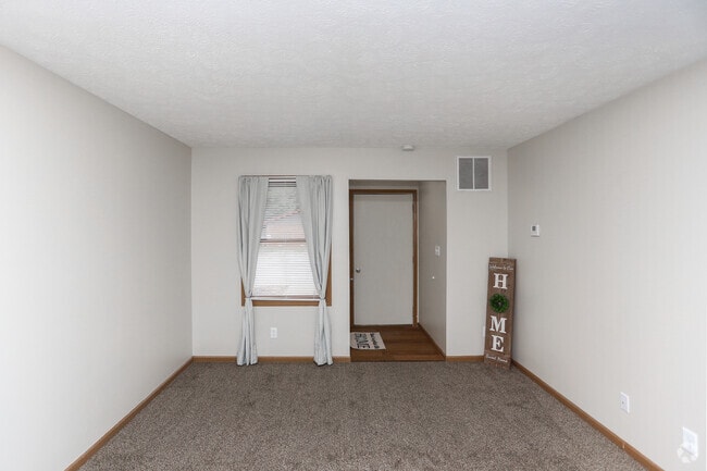 2BR, 1BA - 850SF