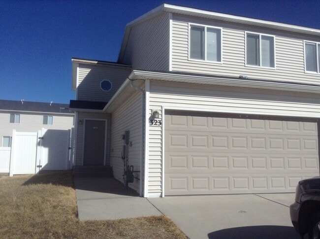 Building Photo - 323 Arkel Way