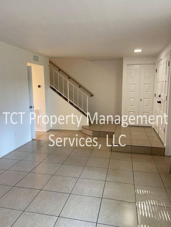 Awesome 3 Bedroom Townhome in Tempe!